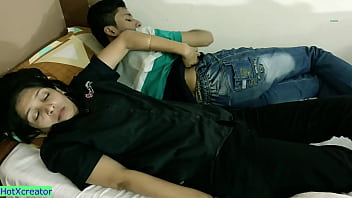 Berbagi Ranjang Dengan Kakak Tiri! Bercinta Panas Yang Menggairahkan Dengan Suara Hindi