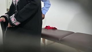 Gadis Berhijab Yang Diam-diam Menjaga Keamanan Dengan Sensual