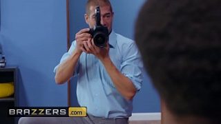 Kisah Nyata Istri – Chloe Cherry Dan Xander Corvus Beraksi Dengan Panas Di Say Jizz – Brazzers