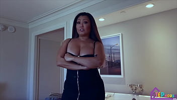 Ibu Tiri Asia Menggoda Anak Tirinya – Trailer Panas