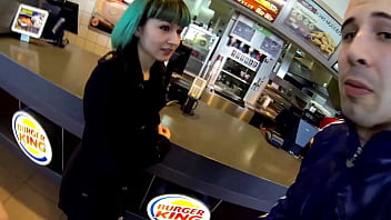 Gadis Amatir Dengan Payudara Besar Yang Menggoda