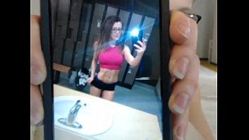 Gadis Kurus Dengan Payudara Besar – Tonton Live Cam-nya