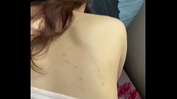 Mở Rộng Cửa Sổ để Hàng Xóm Ngắm Nhìn Thân Thể Gợi Cảm