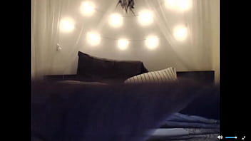 Remy Lacroix Menggoda Memeknya Di Siaran Langsung