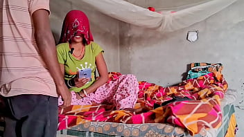 Mami Yang Tergoda Dan Keponakan Yang Bergairah: Panggilan Mesra Yang Berujung Pada Malam Penuh Nafsu