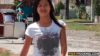 Perempuan Asia Bertemu Pria Asing Dan Memuaskannya Dengan Mulut