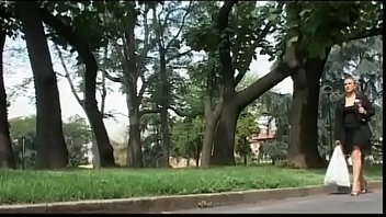 Rahasia Gila Bibi Tiriku: Ngeseks Dengan Milf
