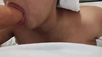 Nikmatnya Si Montok: Petualangan Berani Gadis Berpayudara Besar Dengan Dildo
