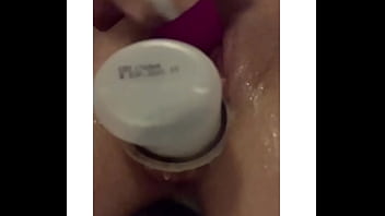Model Kelas Atas Yang Nyata Bercinta Sendiri – Penetrasi Ganda Dengan Vibrator, Lovense Lush, Dan Dildo