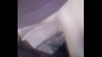 Ibu Asia Nikmati Kenikmatan Krim Pisang Di Dalam