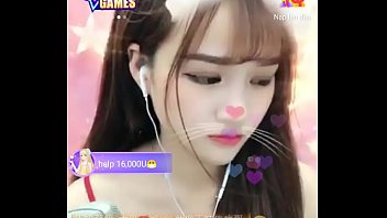 Cewek Asia Imut Ngobrol Seru Di Uplive