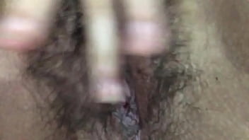 Kekasih Filipina Menikmati Waktu Sendiri Dengan Vagina Sempitnya