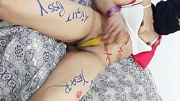 Malam Pergantian Tahun, Dildo Menggila Menghantam Pantat Dan Memekanya Yang Masih Mengenakan Gaun Merah, Kutang Putih, Dan Hijab Hitam.