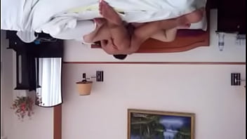 Gai Co Chong Hai Con O Viet Nam Di Ngoai Tinh