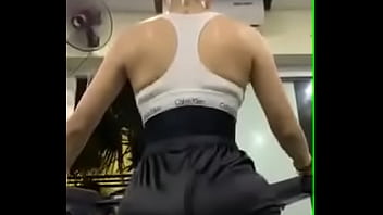 Cô Trang đang Livestream Nóng Bỏng
