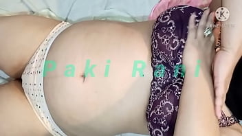 Penampilan Seksi Paki Rani Di Atas Panggung Dengan Remix Arab Yang Menggoda