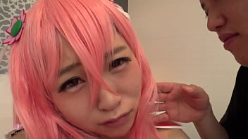 Cosplay Malaikat Merah Jambu: Gadis Manis Dan Mainan Getar Yang Menggoda