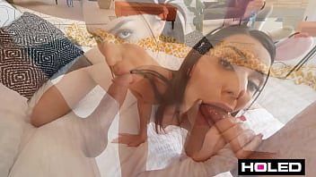 Gadis Nakal Manfaatkan Ketiga Lubangnya Untuk Memuaskan Hasrat Pria
