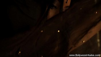 Gadis India Yang Menggoda Dengan Tariannya