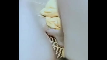 Gadis Muda Yang Menggoda