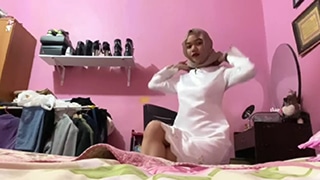Clara Tampilkan Memek Hijabers Yang Menggoda
