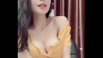 Live Bigo Khoe Vòng Một Nóng Bỏng