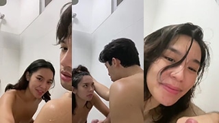Gadis Cantik Dihujani Sperma Di Wajah