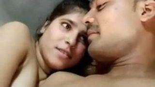 Pasangan Muda Desa Bercinta Penuh Gairah