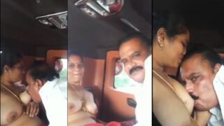 Politikus Karnataka Mesum Di Mobil, Hisap Payudara Di Alam Terbuka