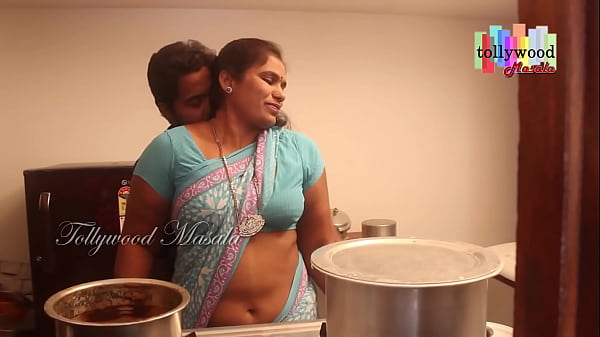 Bibi Seksi India Panas Digoda Cowok Muda
