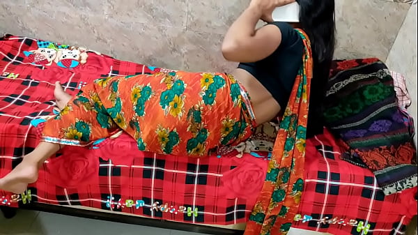 पति से फोन पर बात करते हुए भैया ने मेरी चूत को जोर-जोर से चोदा