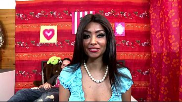 Mama Latina Yang Menggoda