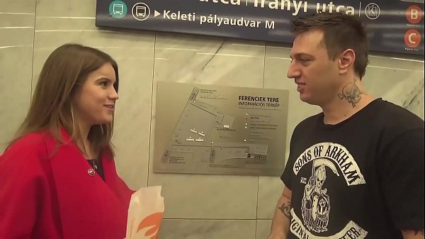 Gadis Rusia Dibuahi Hingga Penuh Oleh Pria Amerika Yang Baru Dikenalnya!