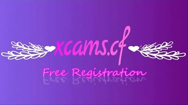 Gadis Seksi Pamer Payudara Sempurna Di Live Cam
