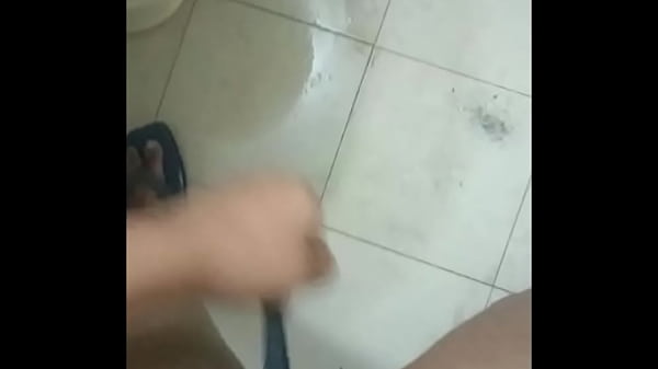 Kamar Mandi Seru Bareng Cewek Desi Yang Lagi Main Jari Dan Jilbab