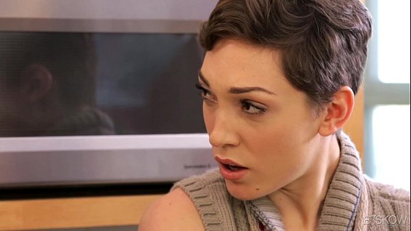 India Summer Bergabung Dengan Lily Labeau Dan Steve Dalam Petualangan Panas