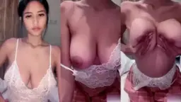 Jenna Remas Payudara Bulat Temannya Sambil Bantu Muncrat Di Mango