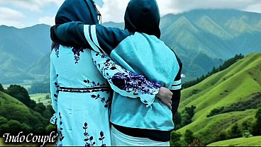 Istri Berhijab Yang Setia Malah Selingkuh Dan Menelan Sperma Kekasih Gelapnya Saat Suami Asyik Berlibur Di Bali Bersama Pacar.