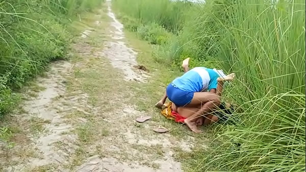 Istri India Desa Jadi Viral Karena Adegan Panas