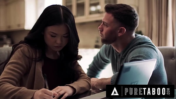 Lulu Chu Digoda Teman Sekamarnya Yang Mesum Pakai Tubuh Seksi Slimthick Vic Untuk Ajak Bertiga