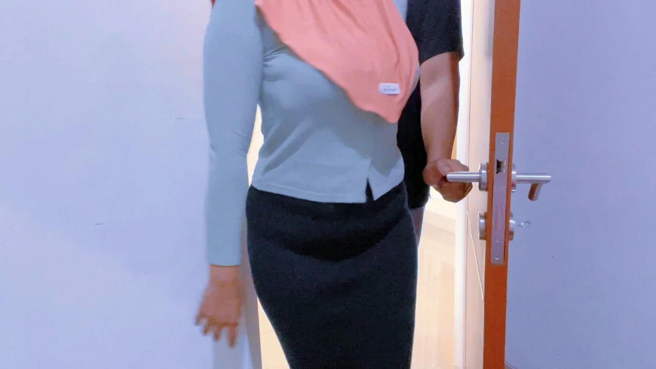 Hijab Tobrut My Friend’s Wife Cheated On Me Because She Was More Passionate