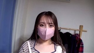【素人娘が顔出しでフェラチオ】