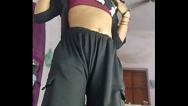 Cowgirl Goyangan Bhabhi: Suami Ganas Hantam Memek Sampai Erang-erong