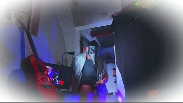 Kostum Dokter Kuno Bergaris – Rayuan Seksi No.1 – Menggesek Gitar Yamaha C80 Dengan Kontol Besar