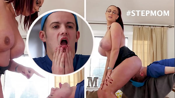 Emma Butt, Milf Inggris Yang Bergairah, Dipalai Oleh Sam Bourne, Anak Tiri Nakalnya