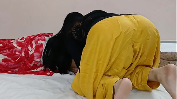 Bhabhi Yang Haus, Pussy Ketatnya Digoyang Sampai Puas