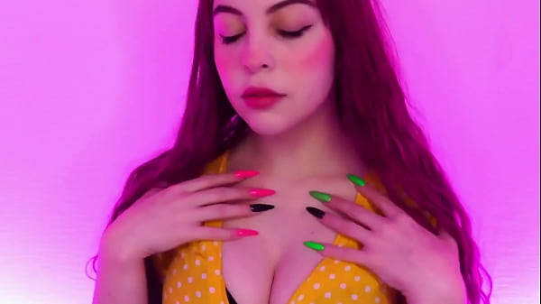 Goyang Lidah Sensual Moona Dari Rusia