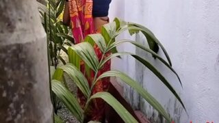 Bibi Tamil Yang Menggila Menelan Batang Muda Di Kebunnya