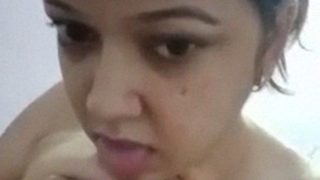 Gadis India Bertubuh Seksi Bak Mentega, Telanjang Bulat Memamerkan Keindahan