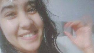 Gadis India Muda Imut Pake Bra Basah Transparan Di Kamar Mandi, Bikin Nafsu Naik